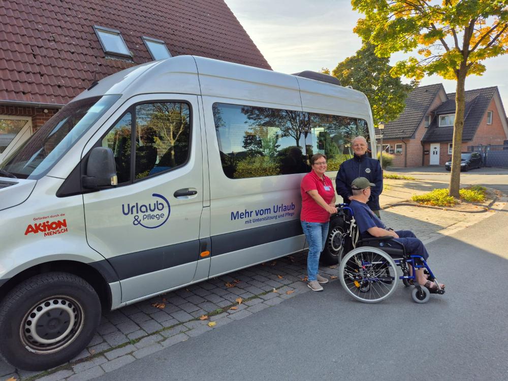 Übergabe der Spende an den Verein 